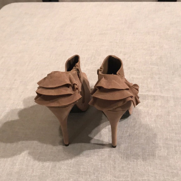 Qupid ruffle open toe 5” heels - Picture 4 of 8